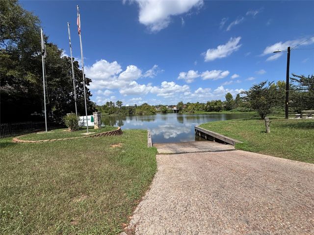 415 Shawnee Drive, Conroe, TX 77316
