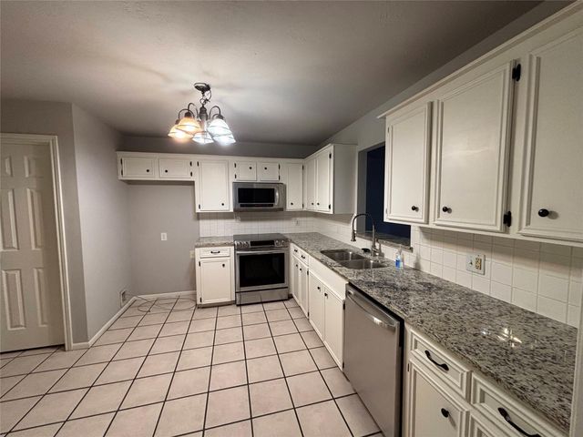 415 Shawnee Drive, Conroe, TX 77316