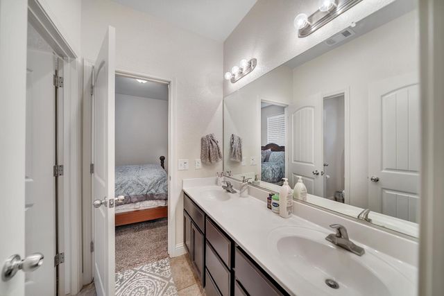 1910 Southport Ave, Livingston, CA 95334