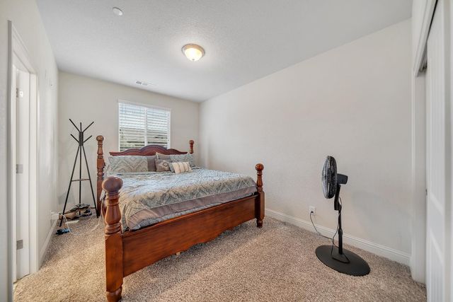 1910 Southport Ave, Livingston, CA 95334