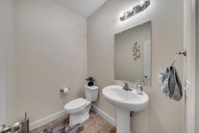 1910 Southport Ave, Livingston, CA 95334