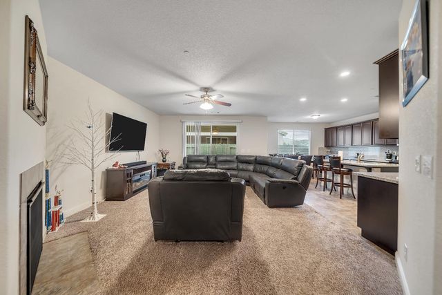 1910 Southport Ave, Livingston, CA 95334