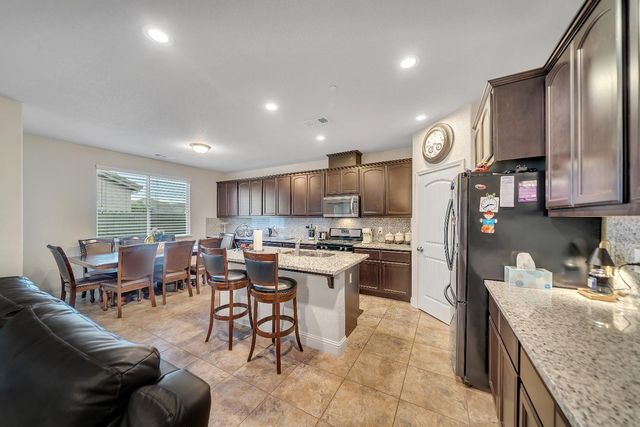 1910 Southport Ave, Livingston, CA 95334