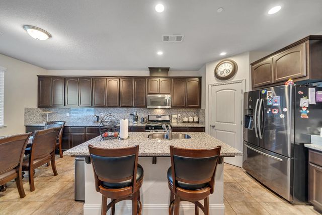 1910 Southport Ave, Livingston, CA 95334