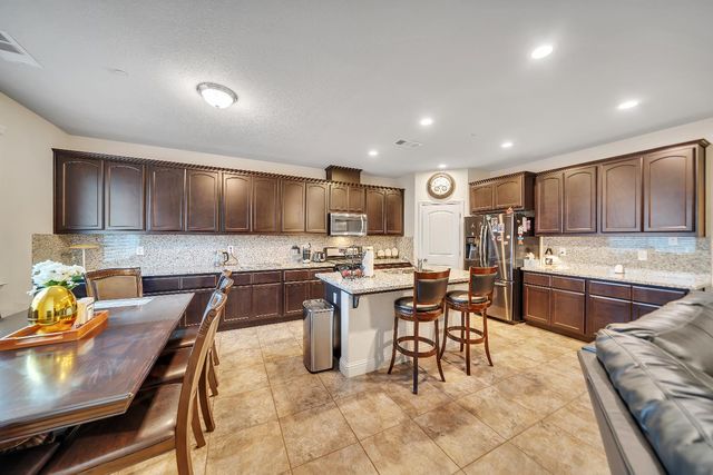 1910 Southport Ave, Livingston, CA 95334