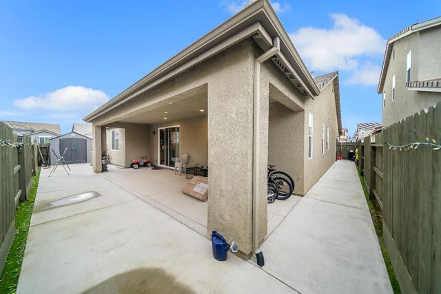 1910 Southport Ave, Livingston, CA 95334