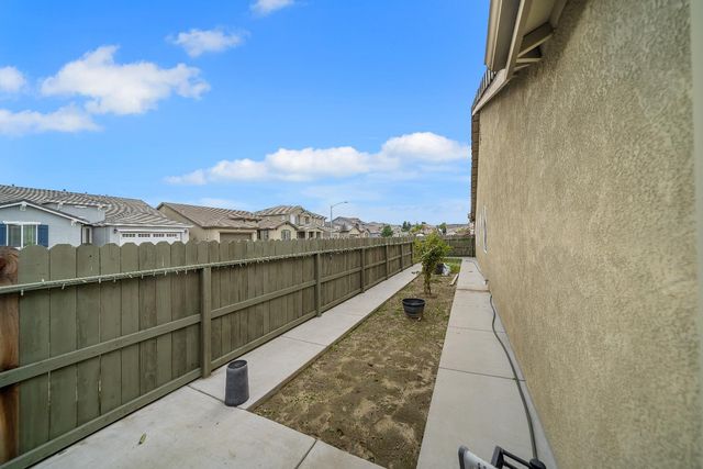 1910 Southport Ave, Livingston, CA 95334