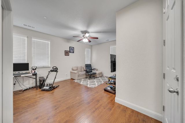 1910 Southport Ave, Livingston, CA 95334