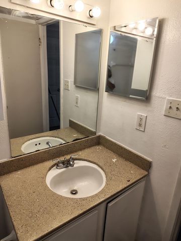 6200 W Tidwell Road 1004, Houston, TX 77092