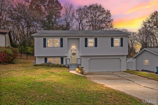 671 Oak Trail, Collinsville, IL 62234