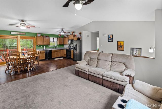 671 Oak Trail, Collinsville, IL 62234