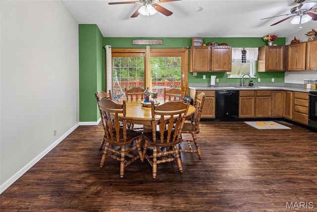 671 Oak Trail, Collinsville, IL 62234