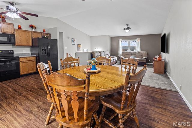 671 Oak Trail, Collinsville, IL 62234