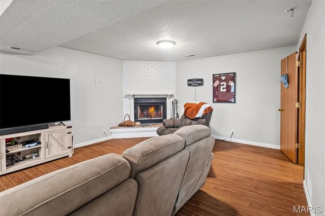 671 Oak Trail, Collinsville, IL 62234