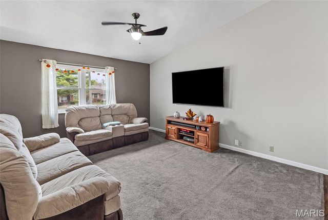 671 Oak Trail, Collinsville, IL 62234