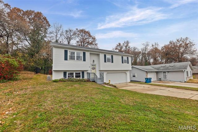 671 Oak Trail, Collinsville, IL 62234