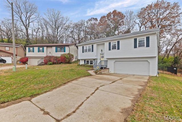 671 Oak Trail, Collinsville, IL 62234