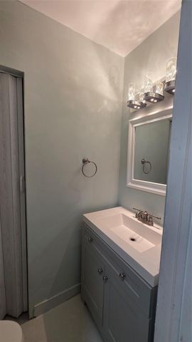 512 N 70th Way, Hollywood, FL 33024