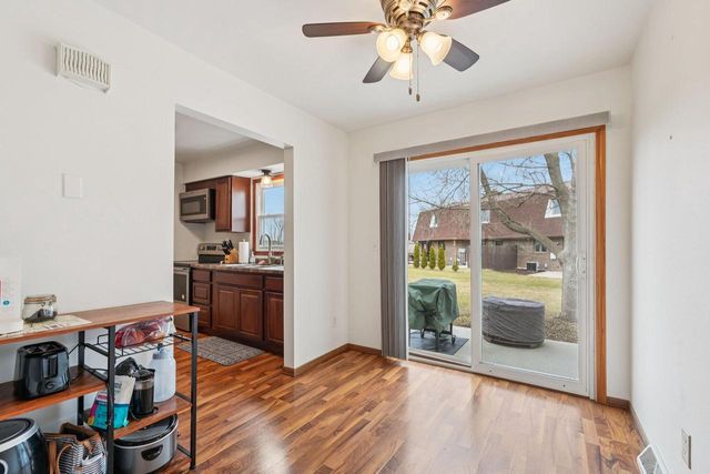 1384 Honeysuckle ROAD, Hartford, WI 53027