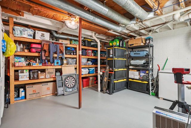 1384 Honeysuckle ROAD, Hartford, WI 53027