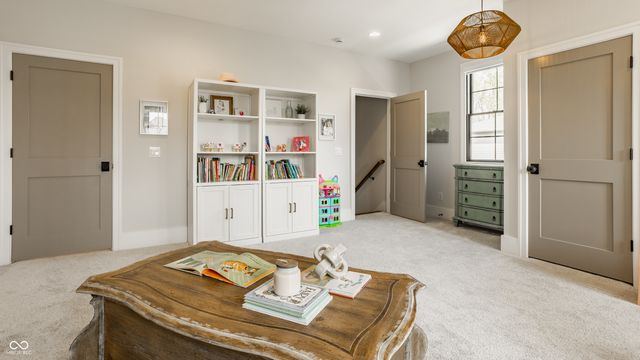 3844 Cherwell Drive, Zionsville, IN 46077