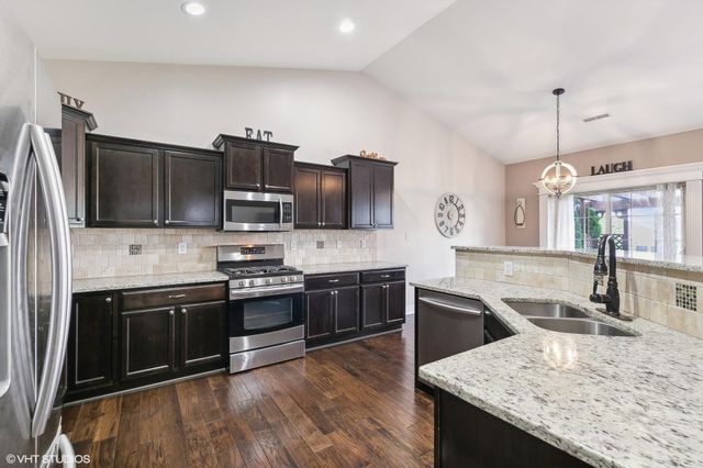 3008 Winter Garden Drive, Valparaiso, IN 46385