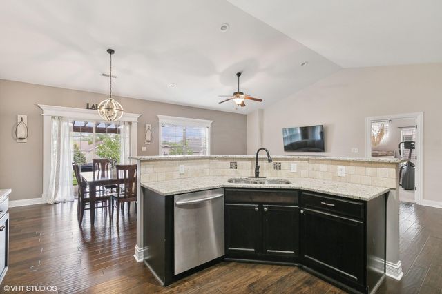 3008 Winter Garden Drive, Valparaiso, IN 46385