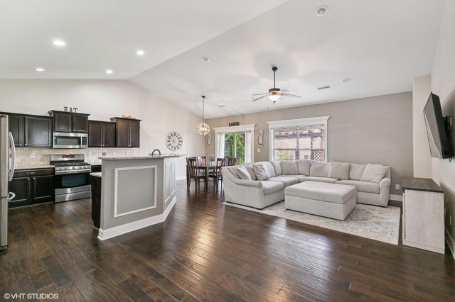 3008 Winter Garden Drive, Valparaiso, IN 46385