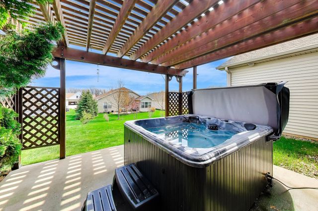 3008 Winter Garden Drive, Valparaiso, IN 46385