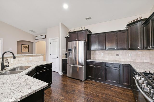 3008 Winter Garden Drive, Valparaiso, IN 46385