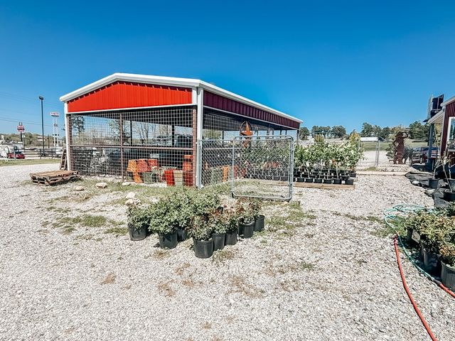 375 S Craigs Drive, Buffalo, TX 75831