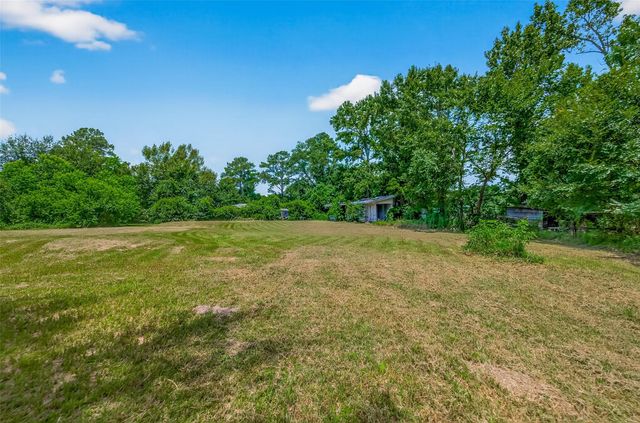356 Fm 247 Road, Huntsville, TX 77320