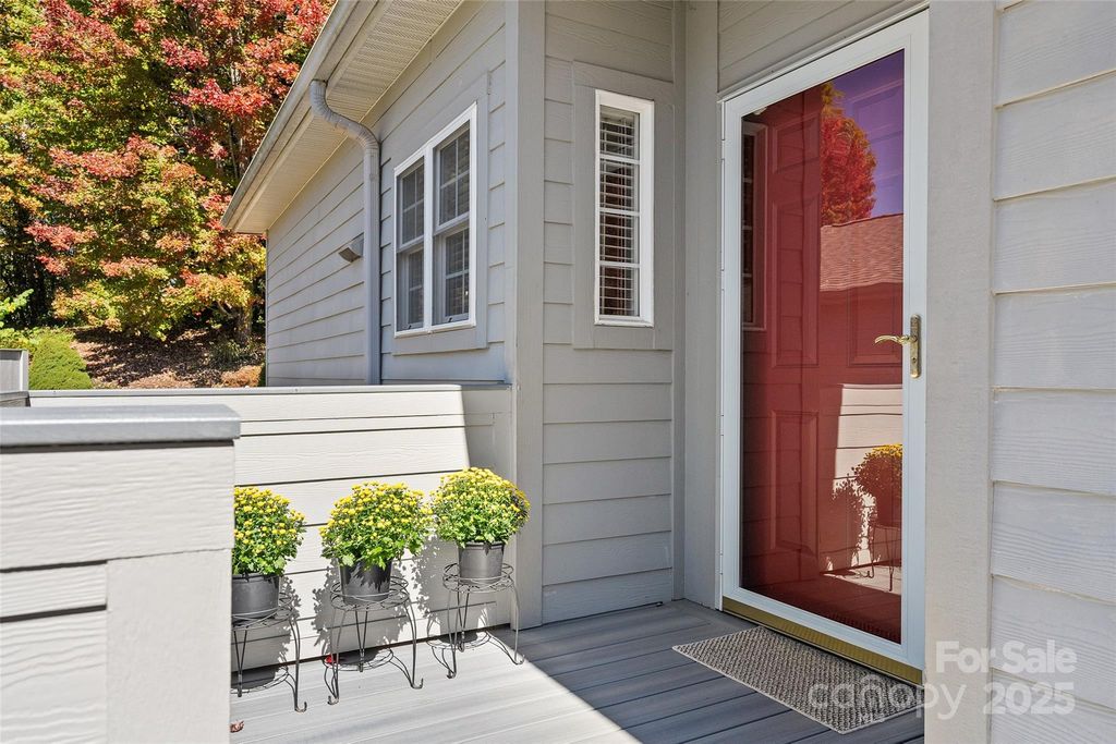 23 Holiday Drive, Arden, NC 28704