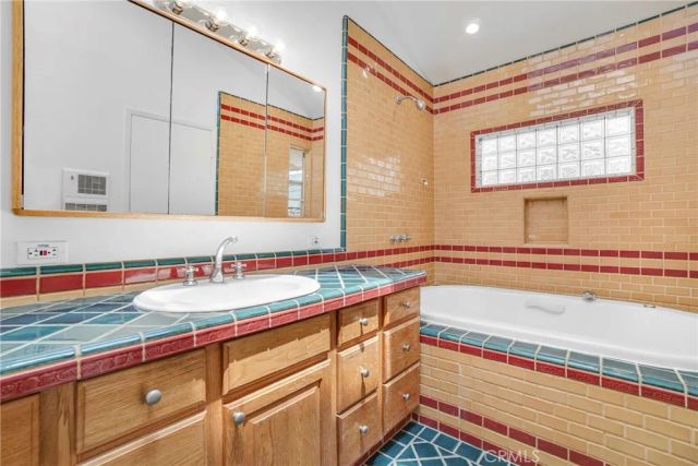 1115 19th 10, Santa Monica, CA 90403