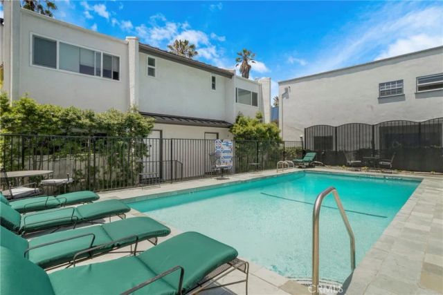 1115 19th 10, Santa Monica, CA 90403