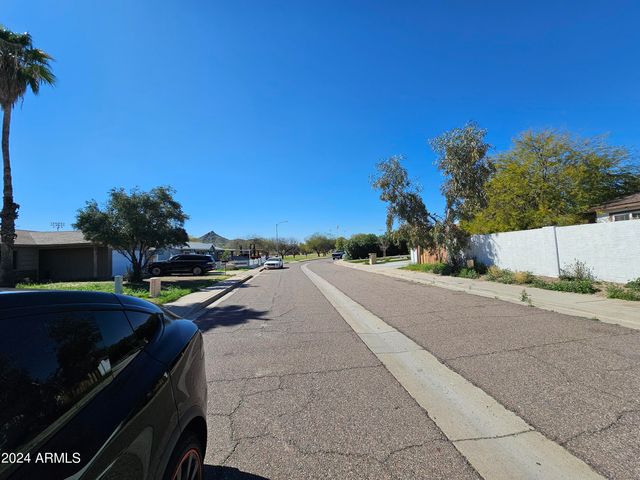 3333 E GELDING Drive, Phoenix, AZ 85032