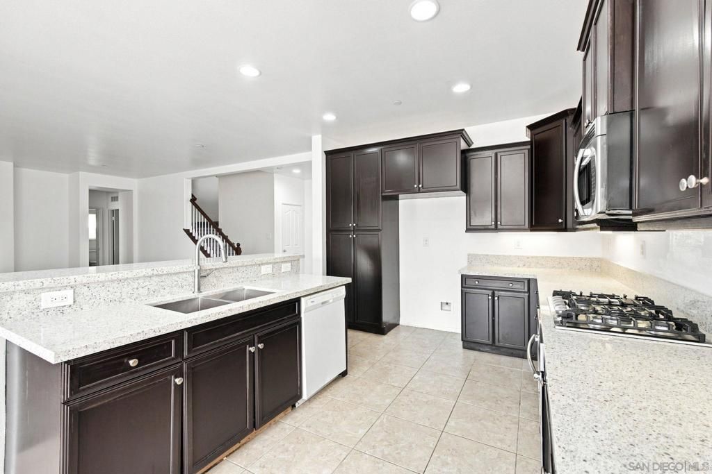 Image 11 of property listing at 14195 Sun Valley, Adelanto, CA 92301