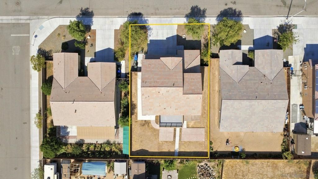 Image 3 of property listing at 14195 Sun Valley, Adelanto, CA 92301