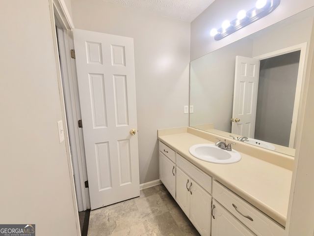 10834 Sunfield Way, Hampton, GA 30228