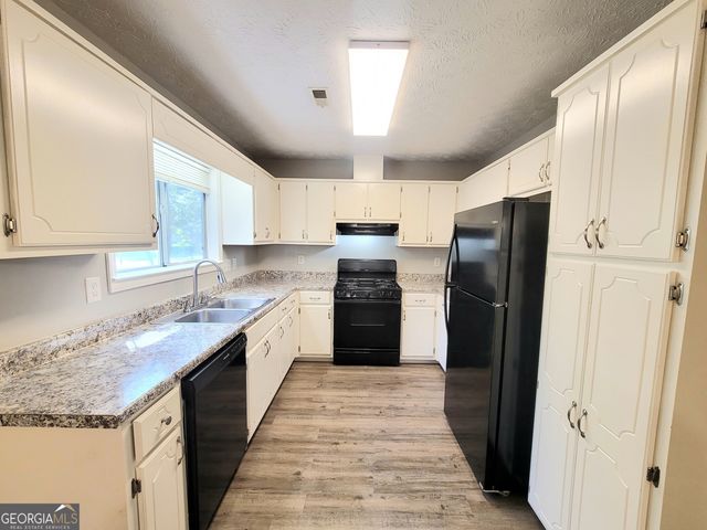 10834 Sunfield Way, Hampton, GA 30228