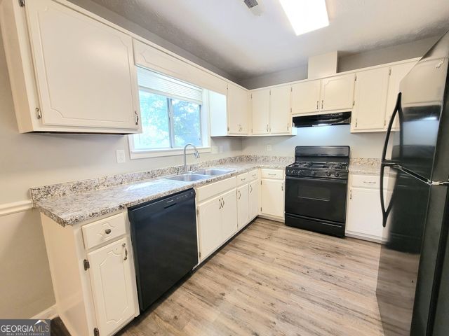 10834 Sunfield Way, Hampton, GA 30228