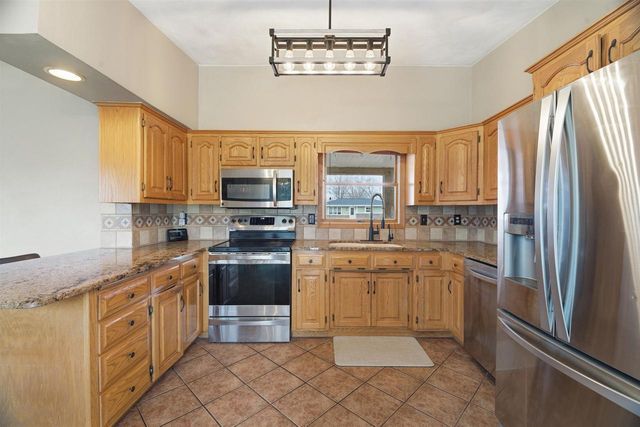 403 ORCHARD LANE, Little Chute, WI 54140