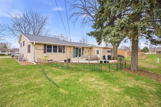 403 ORCHARD LANE, Little Chute, WI 54140