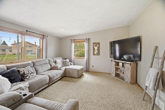 403 ORCHARD LANE, Little Chute, WI 54140