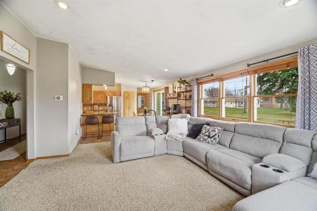 403 ORCHARD LANE, Little Chute, WI 54140