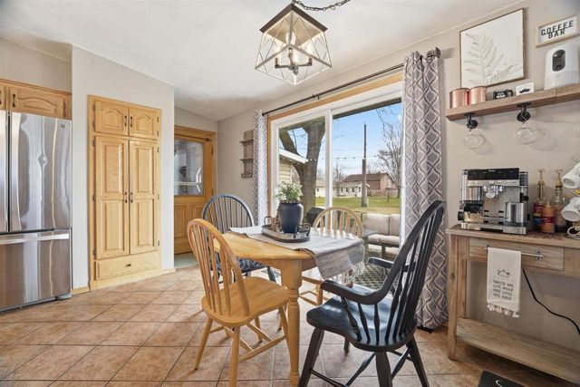 403 ORCHARD LANE, Little Chute, WI 54140