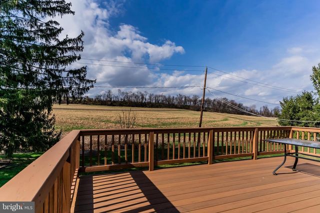 213 SUNSET DR, New Cumberland, PA 17070