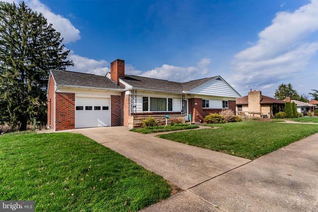 213 SUNSET DR, New Cumberland, PA 17070