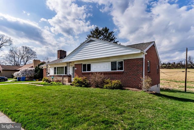 213 SUNSET DR, New Cumberland, PA 17070