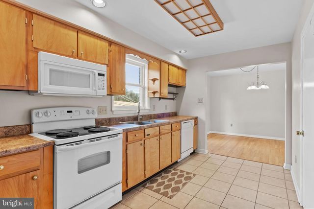 213 SUNSET DR, New Cumberland, PA 17070